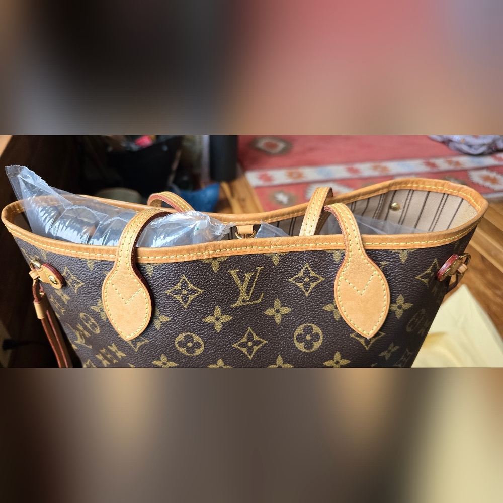 Louis Vuitton Brown Monogram Shoulder Bag - Picture 11 of 14